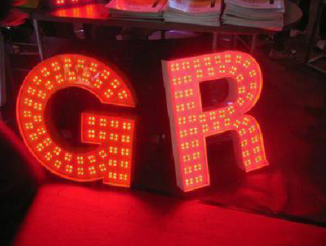 竹溪LED发光字常见的安装误区。